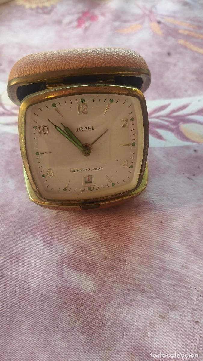 Relojes de carga manual: Reveil de table ancien m&eacute;canique