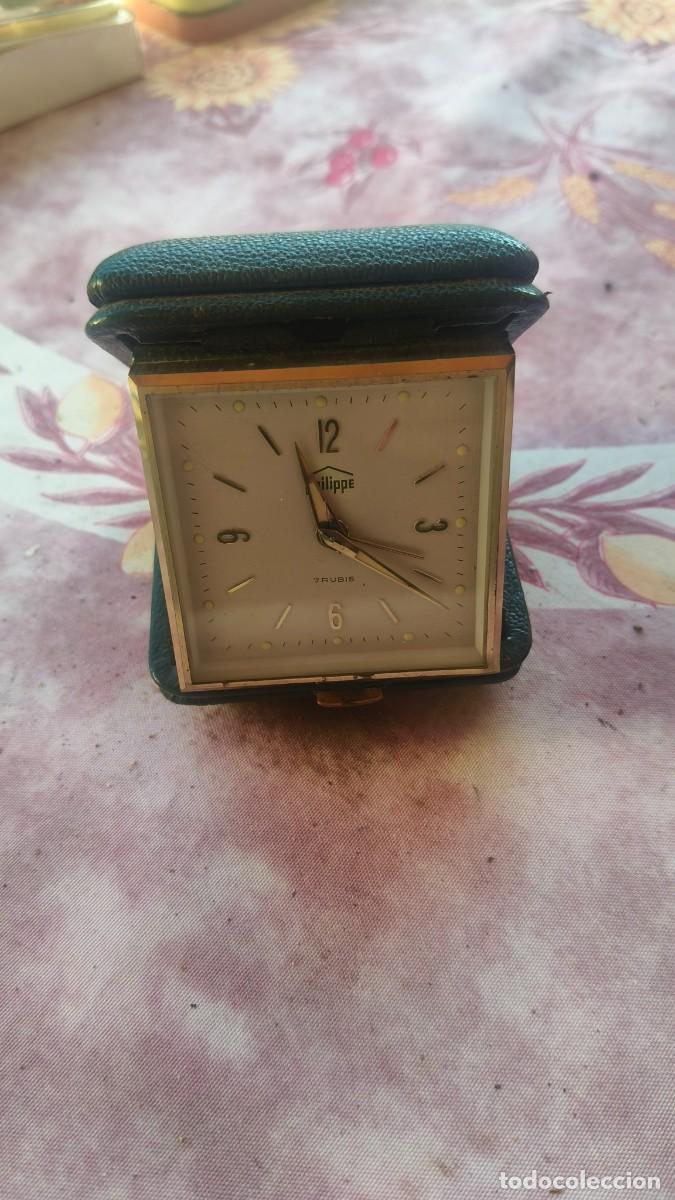 Relojes de carga manual: Reveil de table ancien m&eacute;canique