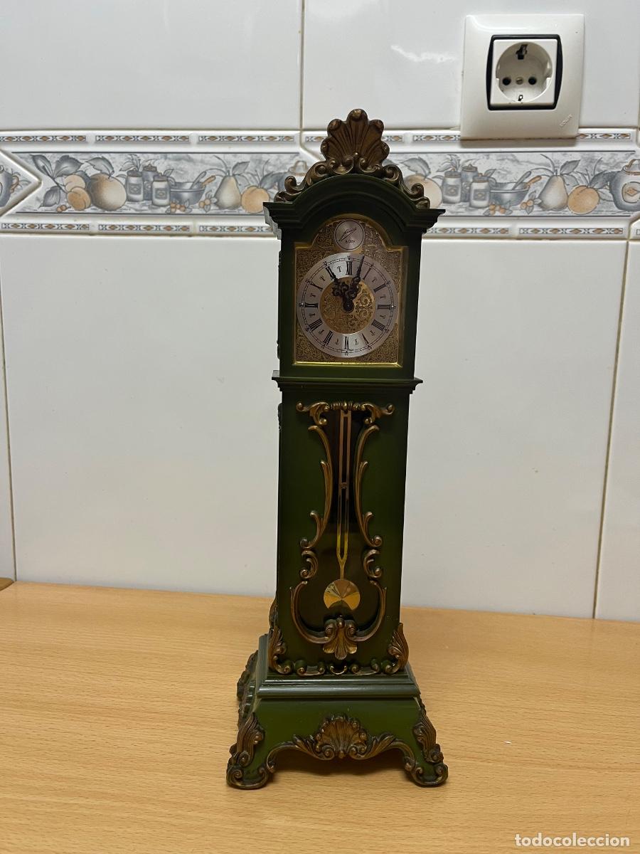 Relojes de carga manual: Reloj de pie en miniatura de sobremesa, marca Schmid 8 Day