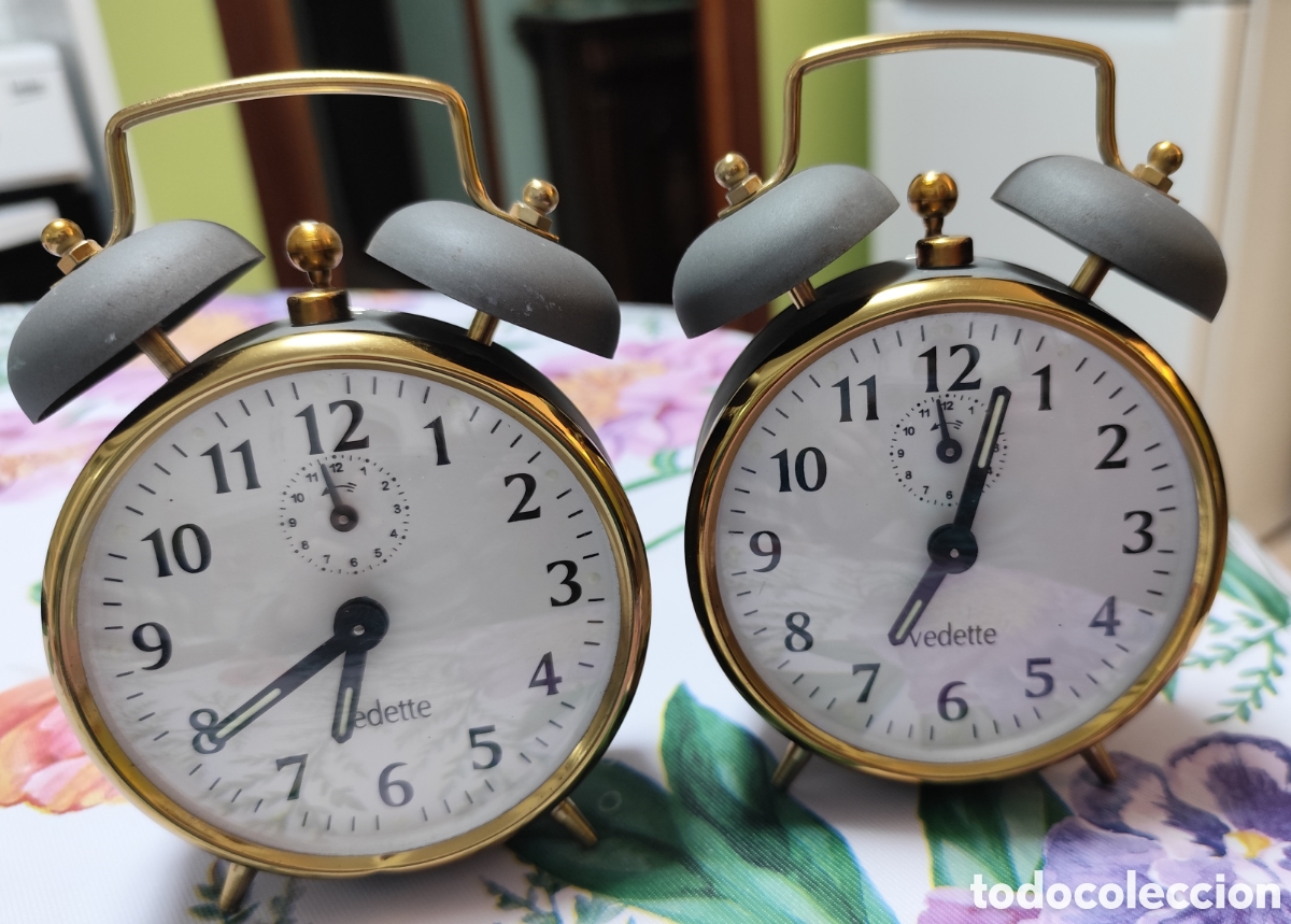 Relojes de carga manual: Pareja de despertadores