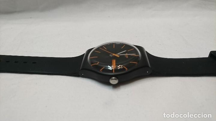 Relojes - Swatch: RELOJ SWATCH DARK REBEL - Foto 3