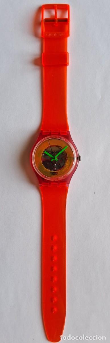 Relojes - Swatch: reloj Swatch Mango Dream con correa rojo ne&oacute;n. - Foto 2