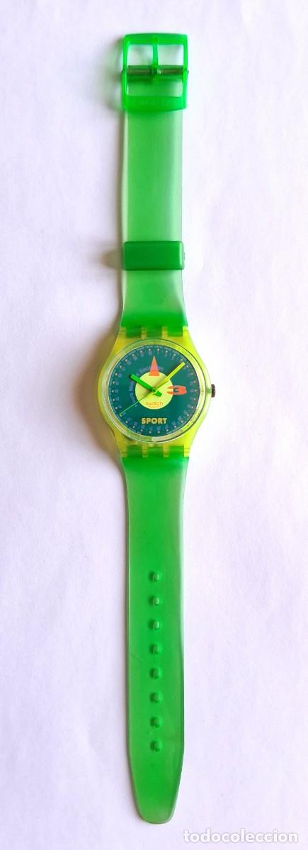 Relojes - Swatch: Reloj Swatch modelo Champ con correa verde neon - Foto 2