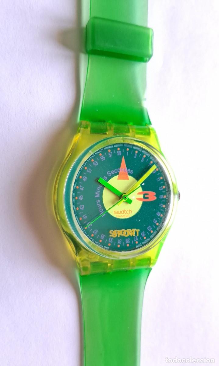 Relojes - Swatch: Reloj Swatch modelo Champ con correa verde neon - Foto 3