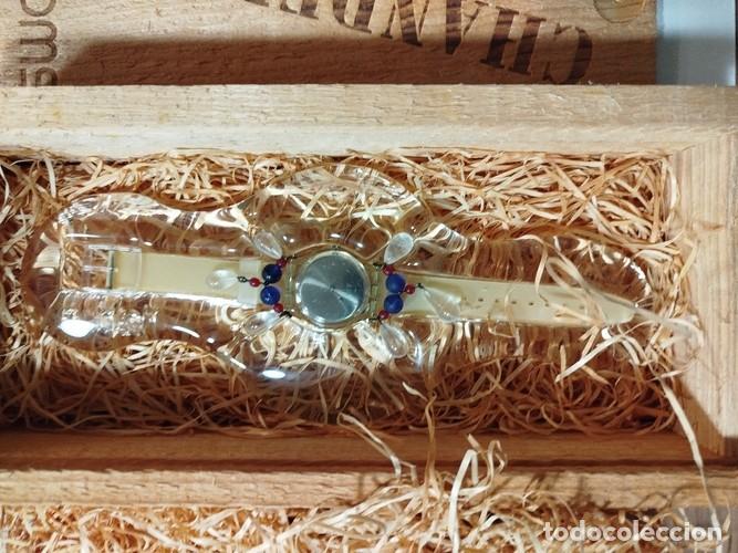 Relojes - Swatch: SWATCH CHANDELIER (ref. GZ125) Christmas Special de 1992. Reloj con elementos decorativos rojos