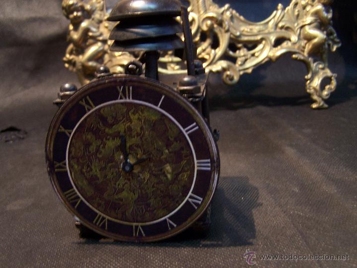 Relojes: Reloj de sobremesa vintage a pila, imitando a uno antiguo, muy original - Foto 14 - 42188893
