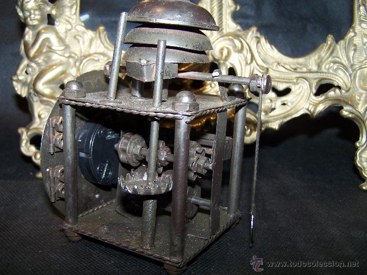 Relojes: Reloj de sobremesa vintage a pila, imitando a uno antiguo, muy original - Foto 17 - 42188893