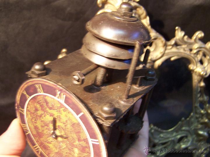 Relojes: Reloj de sobremesa vintage a pila, imitando a uno antiguo, muy original - Foto 35 - 42188893