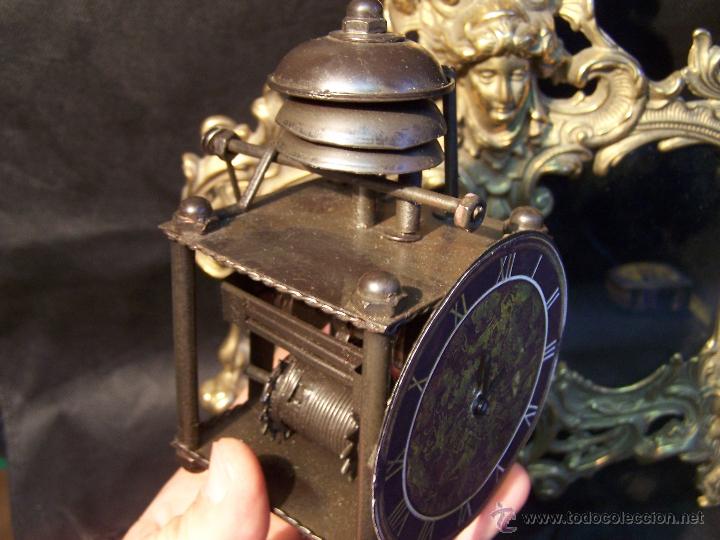 Relojes: Reloj de sobremesa vintage a pila, imitando a uno antiguo, muy original - Foto 37 - 42188893