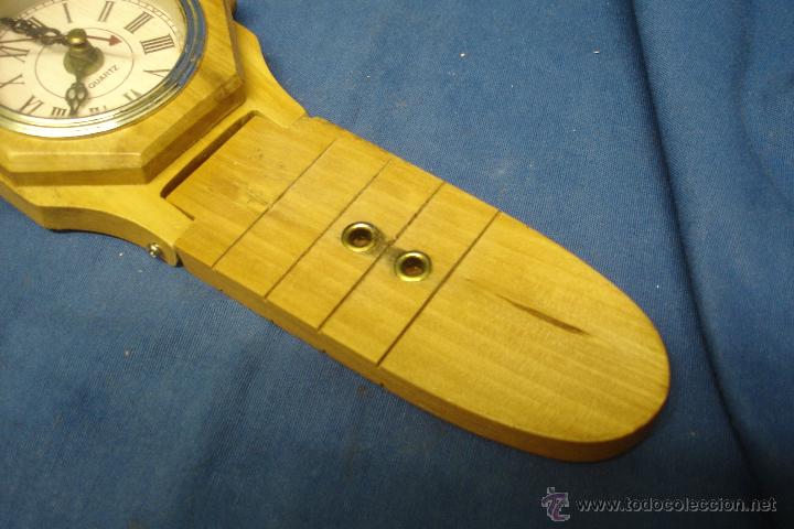 Relojes: RELOJ DE PARED EN MADERA SIMULANDO A UN RELOJ DE PULSERA - FUNCIONA - Foto 4