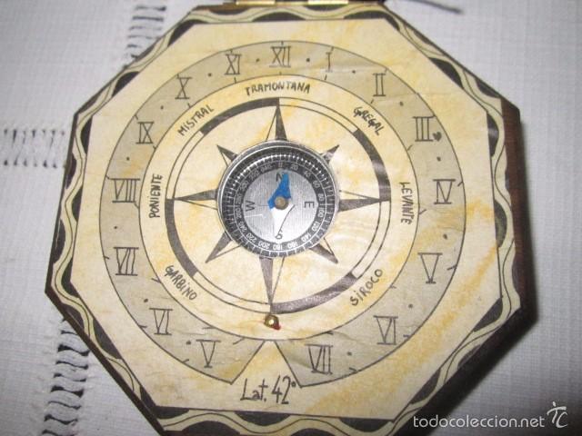 Relojes: Reloj de sol con Br&uacute;jula de madera. 9 cms. di&aacute;metro - Foto 2