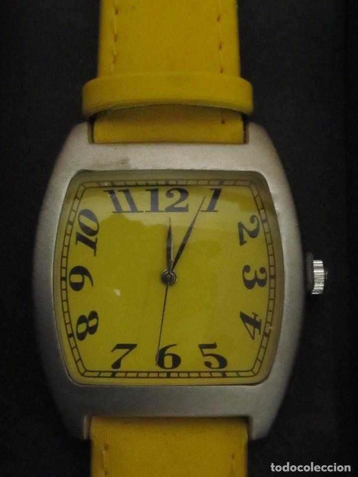 Relojes: RELOJ DE CUARZO CON ESTUCHE - Foto 1
