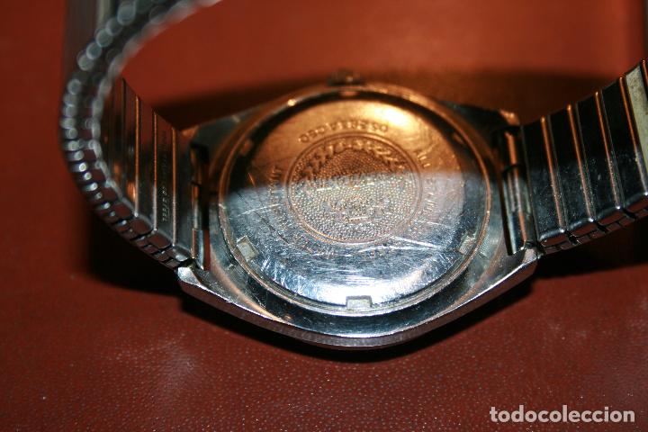 Relojes: Reloj marca Orient resistente al agua, cadena extensible. cristal rayado - Foto 3