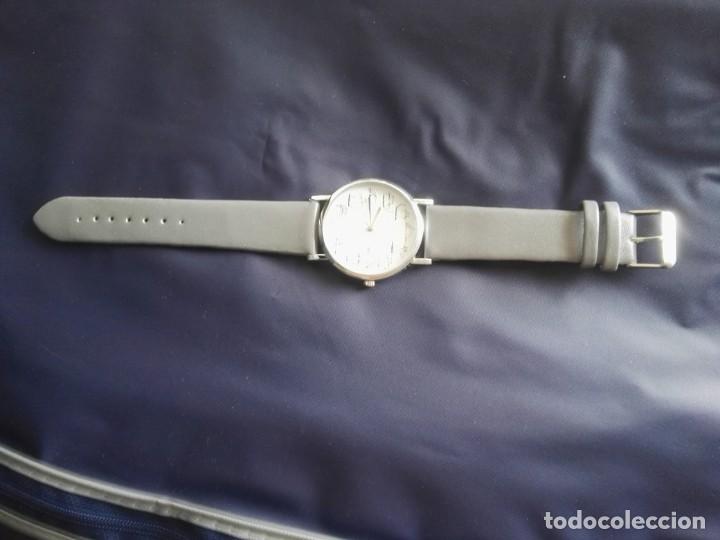 Relojes: Reloj de acero. Correa simil piel - Foto 1