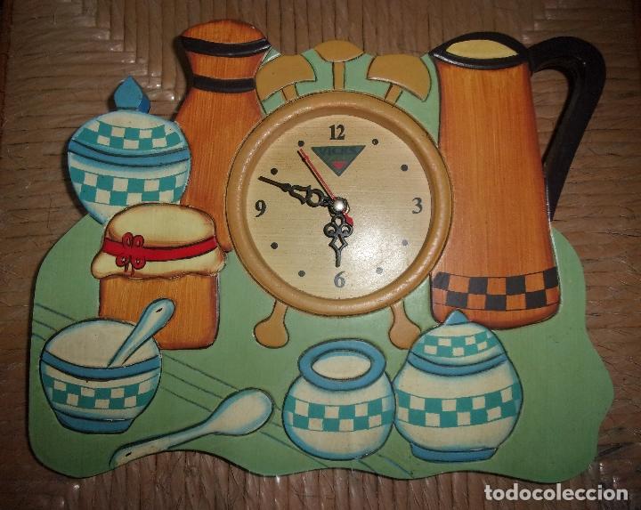 Relojes: RELOJ DE MADERA - PUBLICIDAD DE VICKS. - Foto 1
