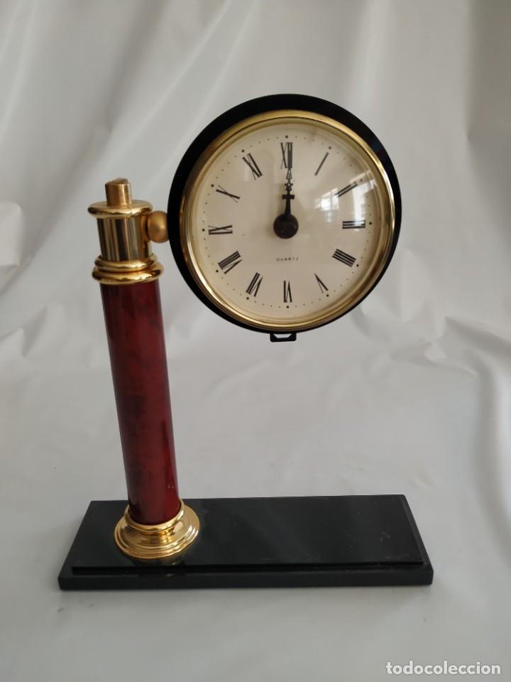 Relojes: Reloj con soporte granate - Foto 1