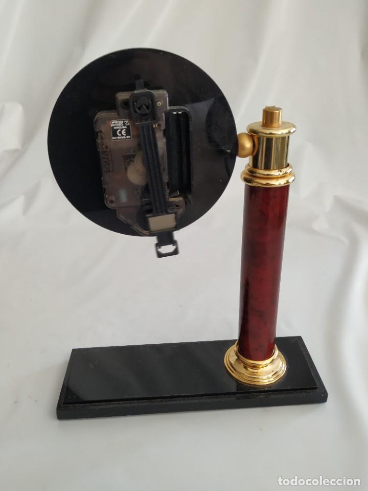 Relojes: Reloj con soporte granate - Foto 2