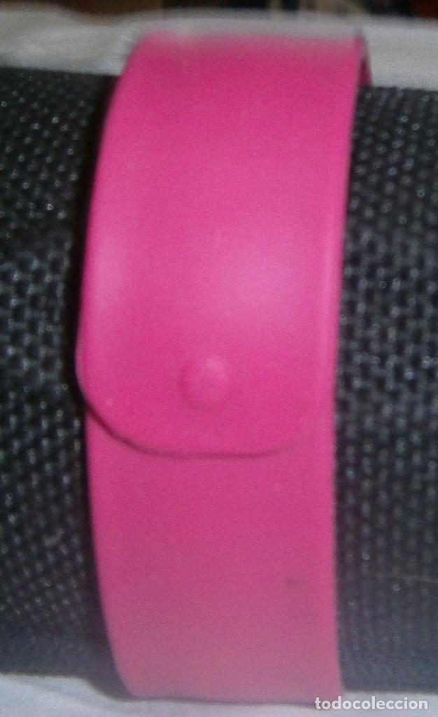 Relojes: reloj ajustable con correa de goma - Foto 2