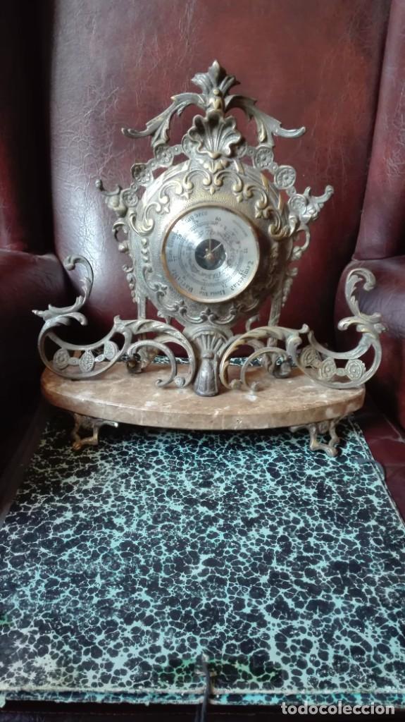 Relojes: Bar&oacute;metro de sobremesa de bronce y m&aacute;rmol - Foto 1