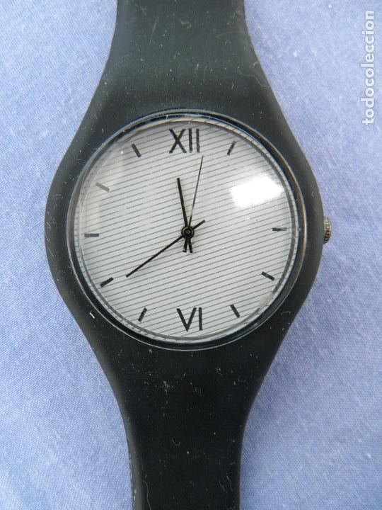 Relojes: Reloj de pulsera negro de silicona - Foto 2