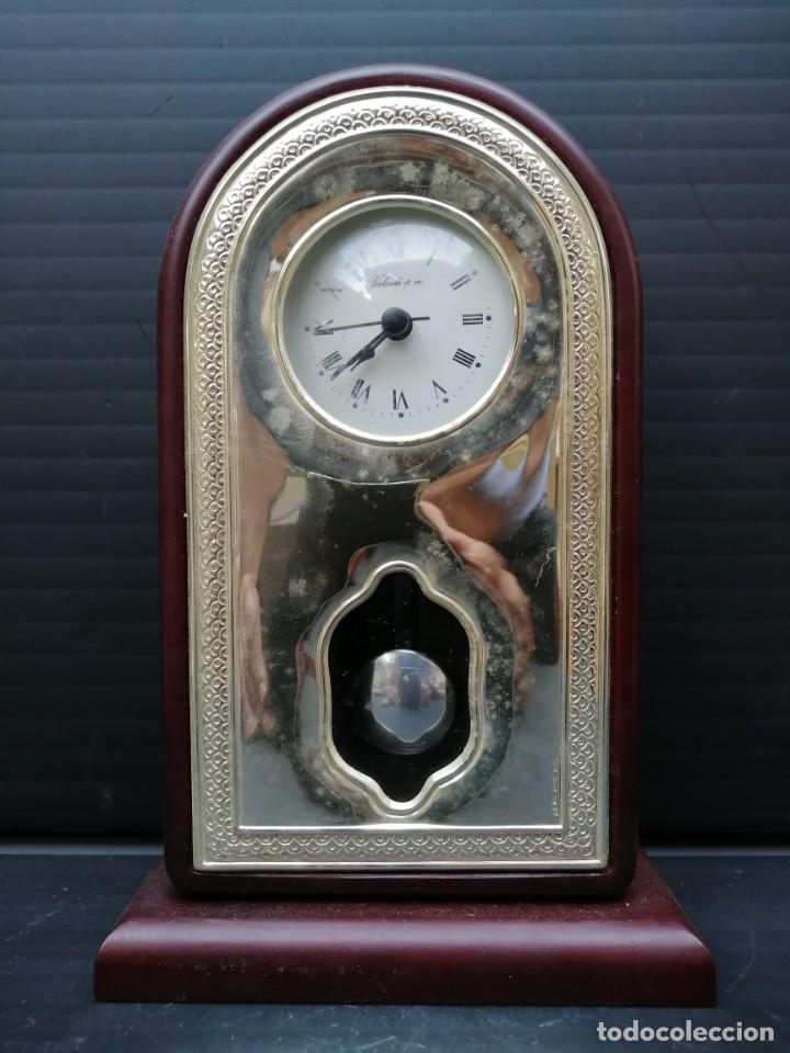 Relojes: RELOJ DE P&Eacute;NDULO MARCA VALENDI & CO. CON EL FRONTAL DE PLATA - Foto 1
