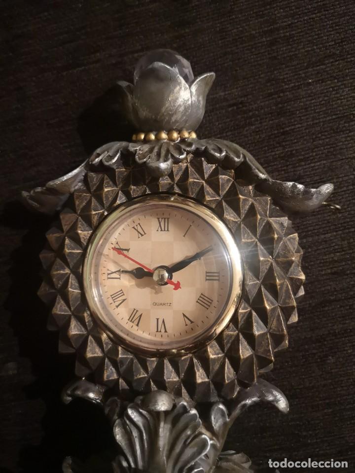 Relojes: Reloj de mesita a pilas - Foto 2
