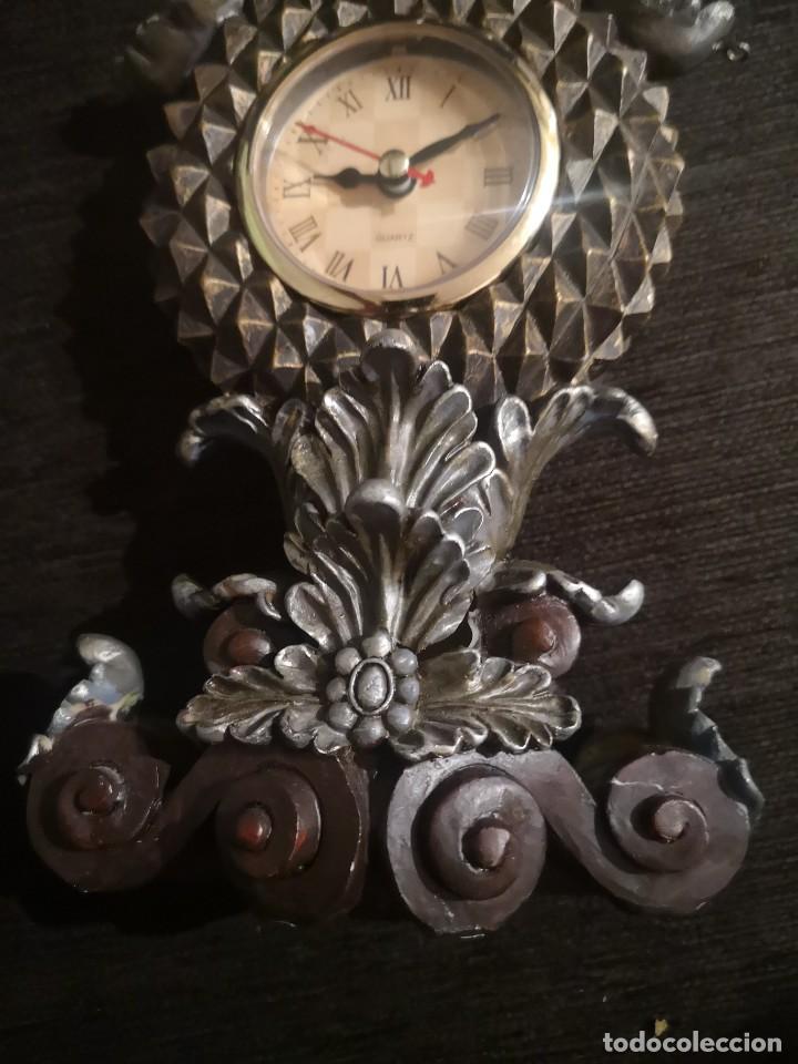 Relojes: Reloj de mesita a pilas - Foto 3