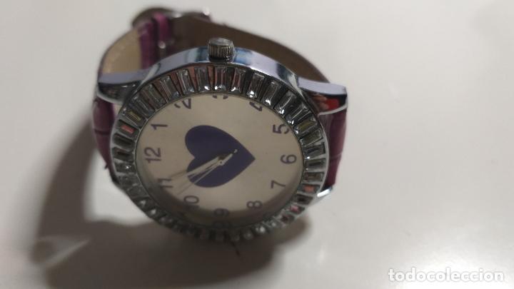 Relojes: Reloj de MUJER SIN MARCA PERCEPTIBLE. CORAZON. CORREA ROSA - Foto 4