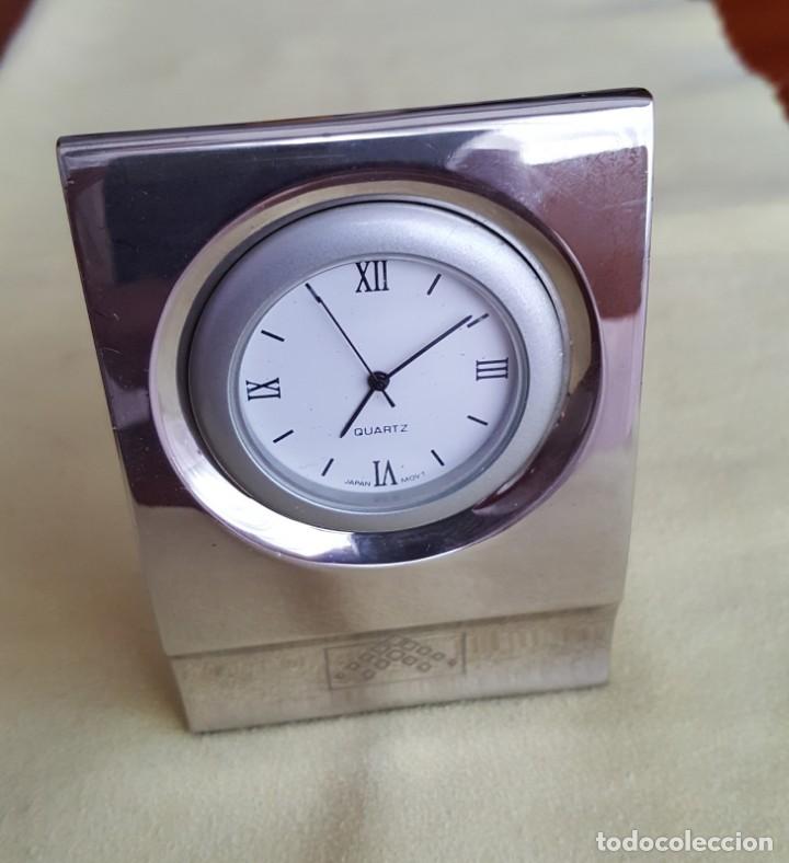 Relojes: Peque&ntilde;o reloj de sobremesa - Foto 2
