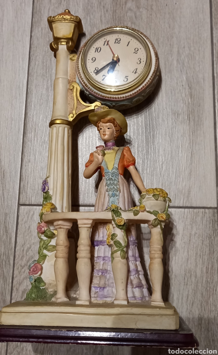 Relojes: Figura de resina de dama con reloj - Foto 1