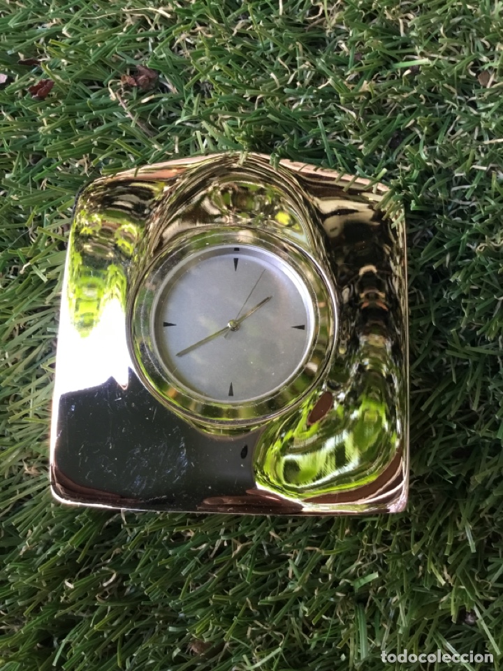 Relojes: Reloj de mesa sobre acero pesado - Foto 3