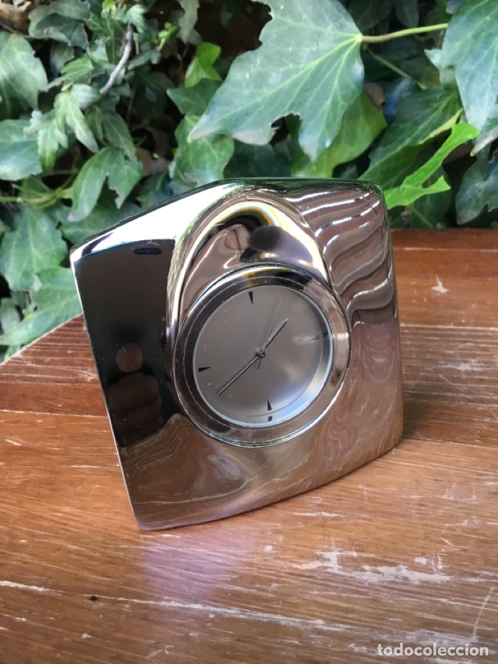 Relojes: Reloj de mesa sobre acero pesado - Foto 1