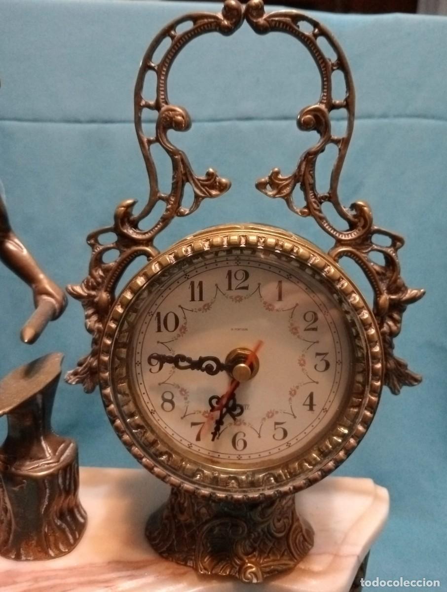 Relojes: RELOJ DE MESA CON FIGURA DE HERRERO - Foto 3