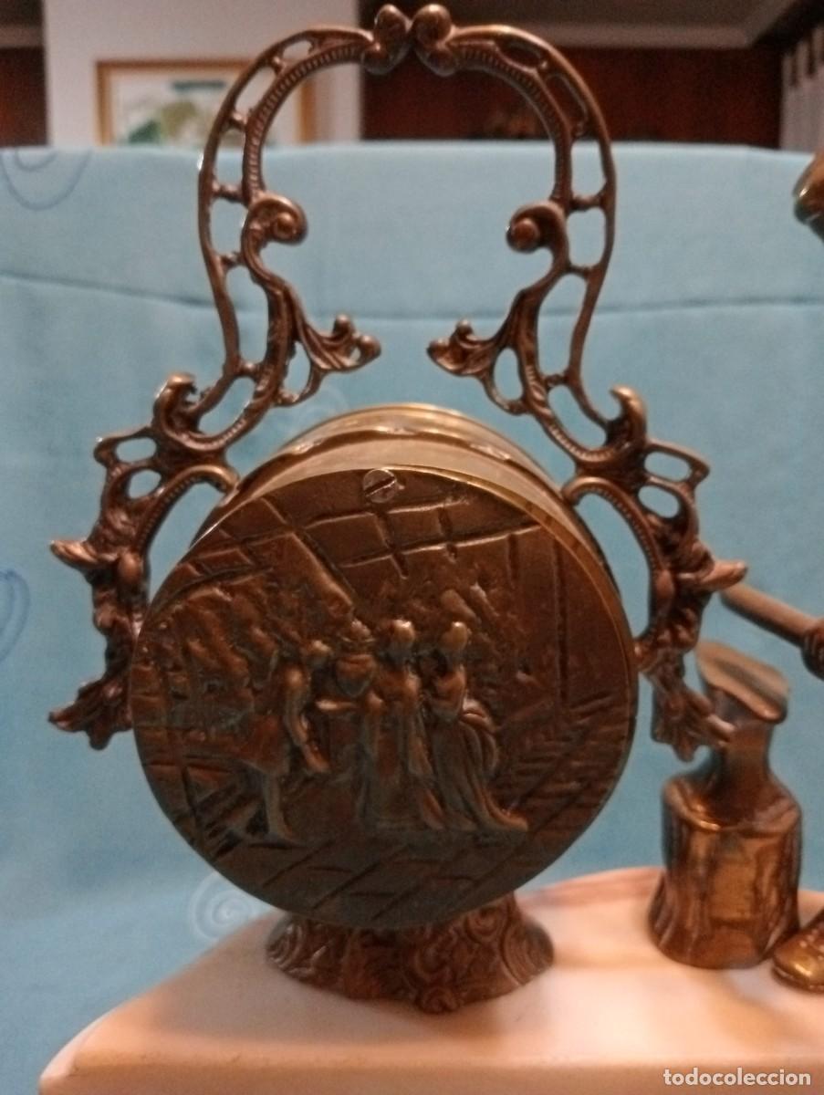 Relojes: RELOJ DE MESA CON FIGURA DE HERRERO - Foto 6