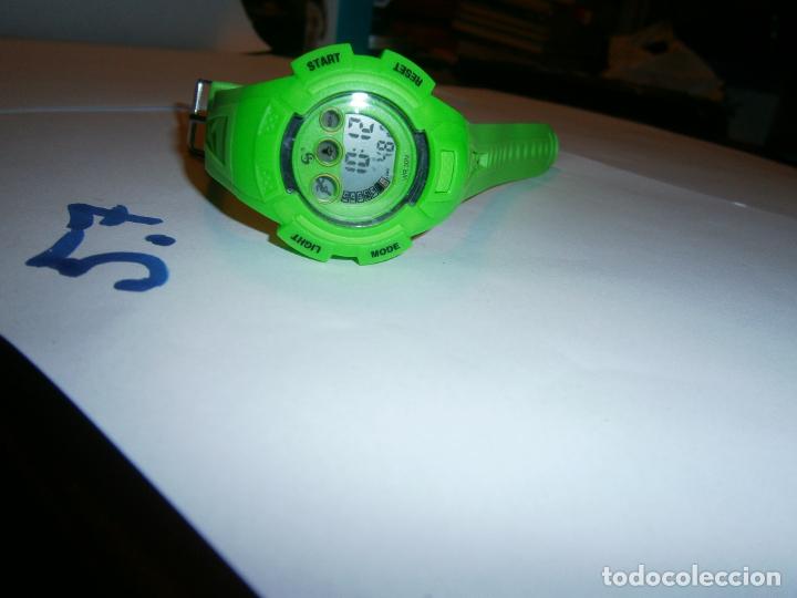 Relojes: RELOJ JUVENIL VERDE FUNCIONANDO CORRECTAMENTE - Foto 2