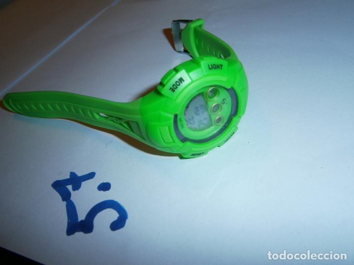 Relojes: RELOJ JUVENIL VERDE FUNCIONANDO CORRECTAMENTE - Foto 3