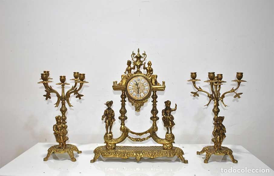 Relojes: CONJUNTO RELOJ Y GUARNICI&Oacute;N O CANDELABROS BRONCE - Foto 1