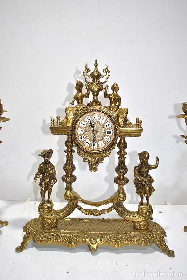 Relojes: CONJUNTO RELOJ Y GUARNICI&Oacute;N O CANDELABROS BRONCE - Foto 2