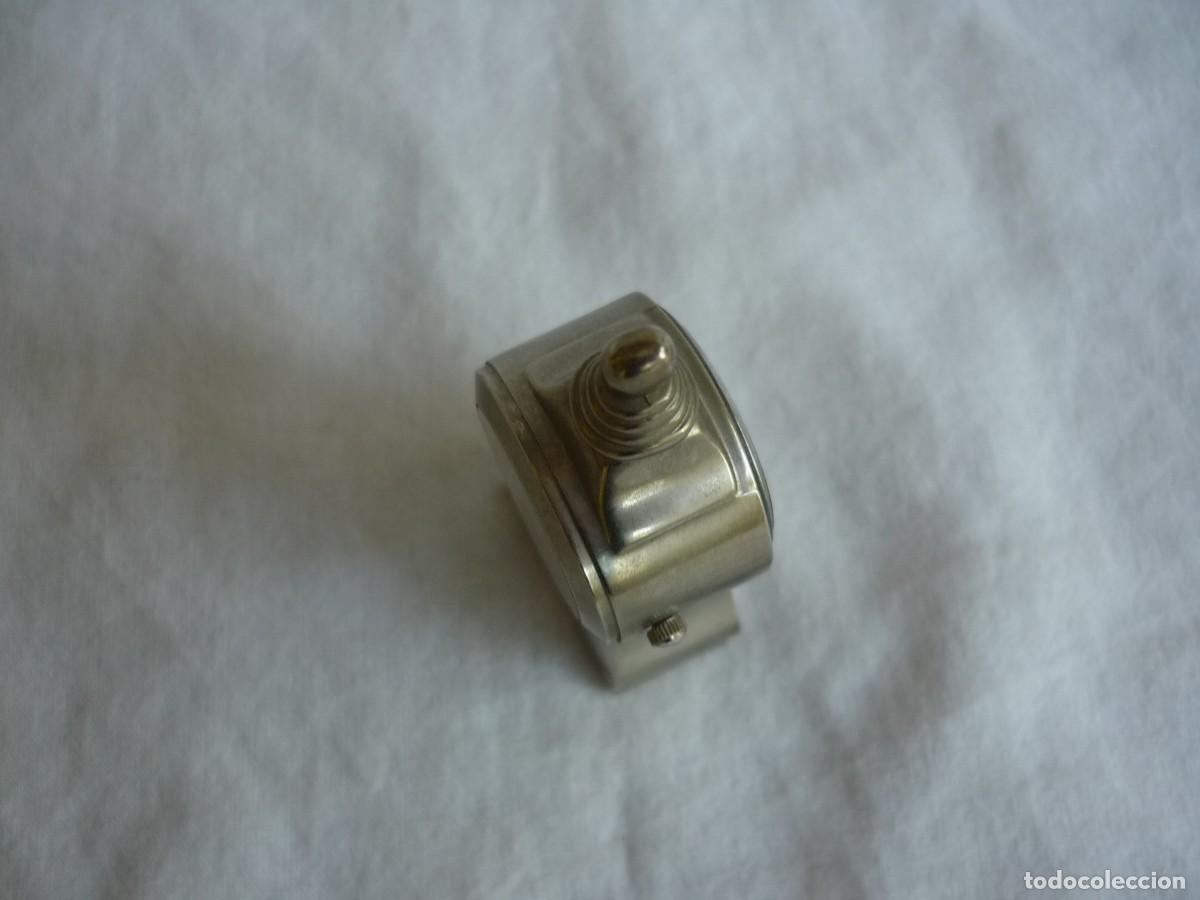 Relojes: Reloj de metal plateado en miniatura funcionando - Foto 5