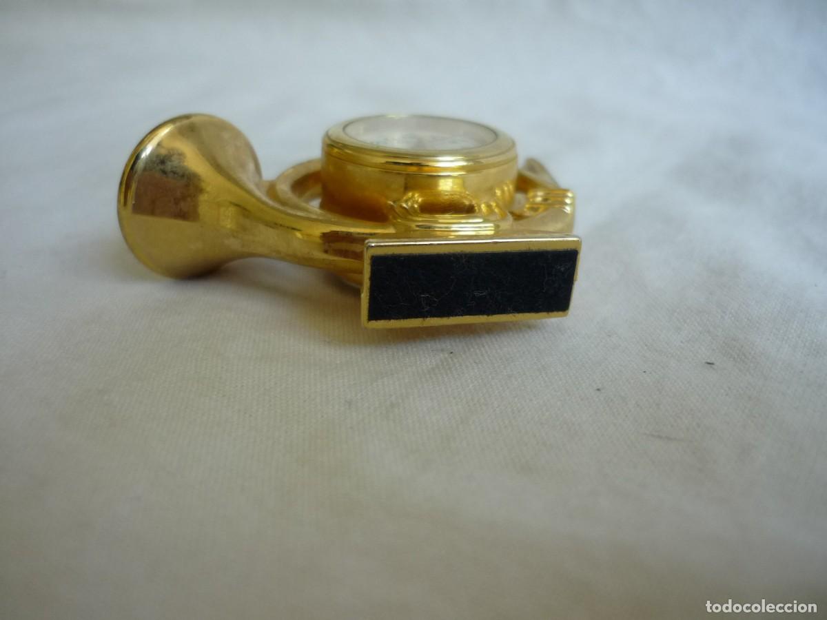 Relojes: Reloj de bronce en miniatura forma de corneta funcionando - Foto 6