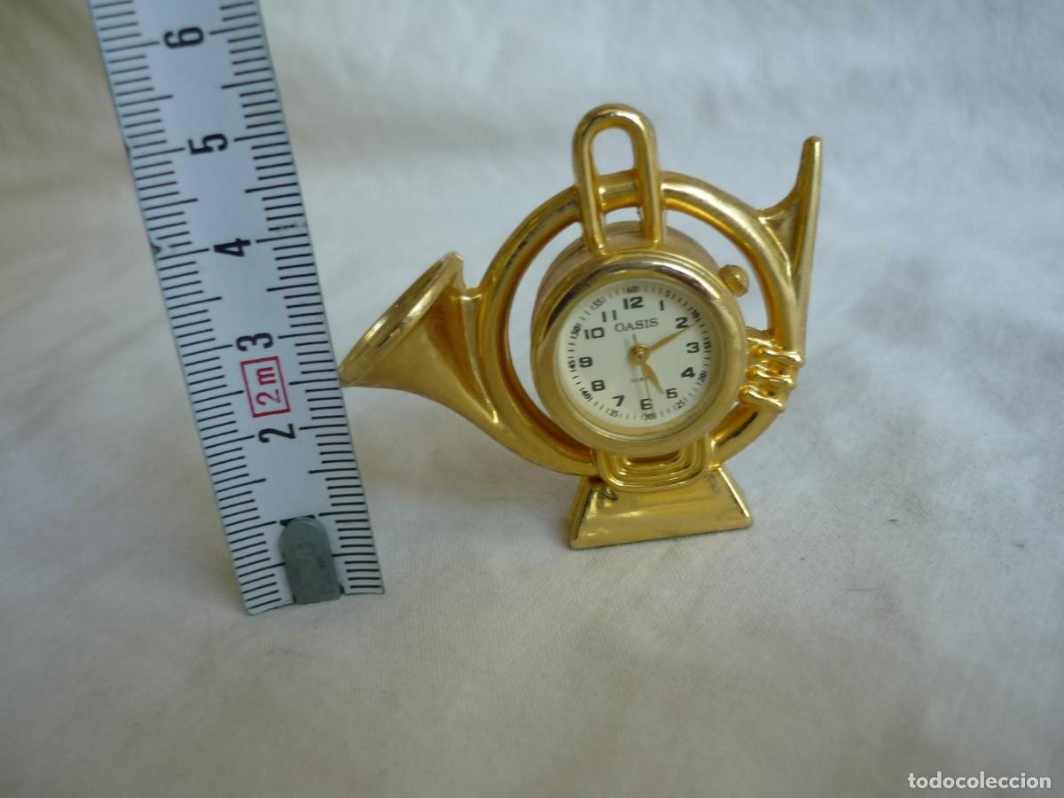 Relojes: Reloj de bronce en miniatura forma de corneta funcionando - Foto 7