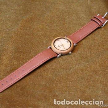Relojes: Reloj de cuarzo con esfera de madera. - Foto 2