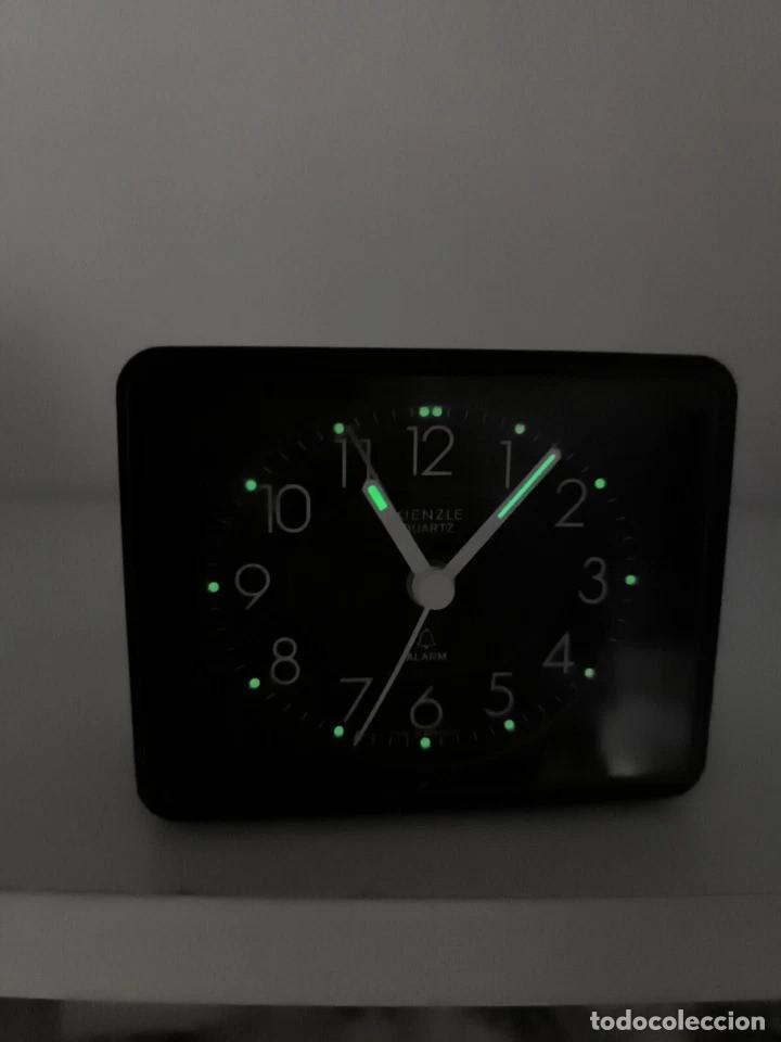 Relojes: Vintage Kienzle alarm clock; Germany Fluorescente Funciona - Foto 2