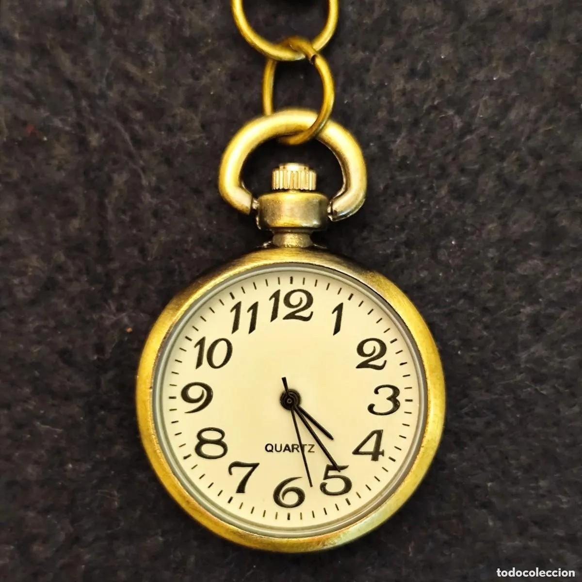 Orologi: RELOJ DE BOLSILLO DE QUARTZ DE ALPACA PLATEADA. LLAVERO. MED. 45 X 30 MM