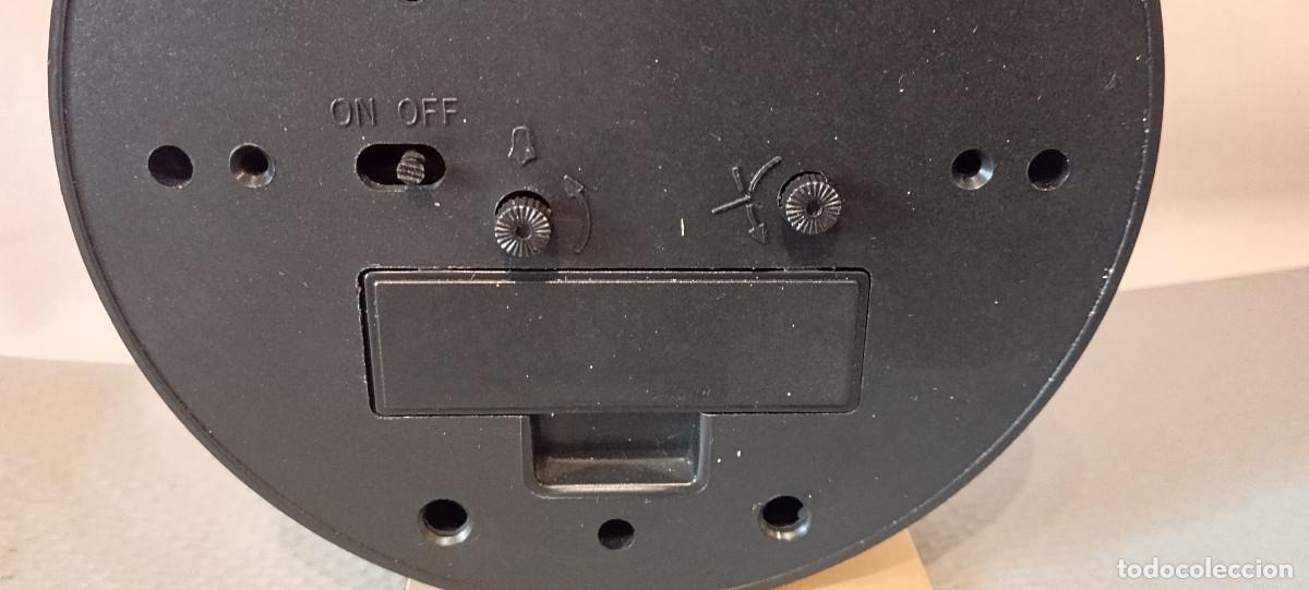 Relojes: Reloj despertador anal&oacute;gico de mesa - Foto 4