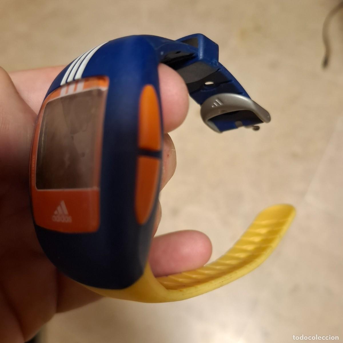 Relojes: Reloj deportivo Adidas. Sin pila
