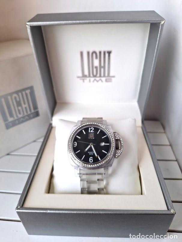 Relojes: Reloj LIGHT TIME 50gr de peso. Nuevo
