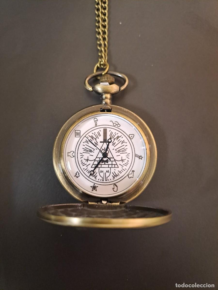 Relojes: Reloj con cadena con s&iacute;mbolos extra&ntilde;os, nuevo - Foto 2