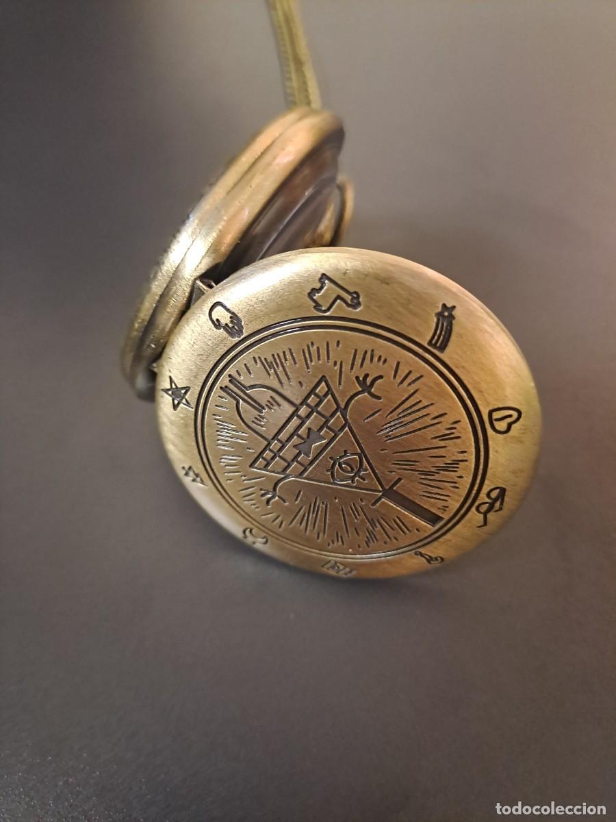 Relojes: Reloj con cadena con s&iacute;mbolos extra&ntilde;os, nuevo - Foto 3