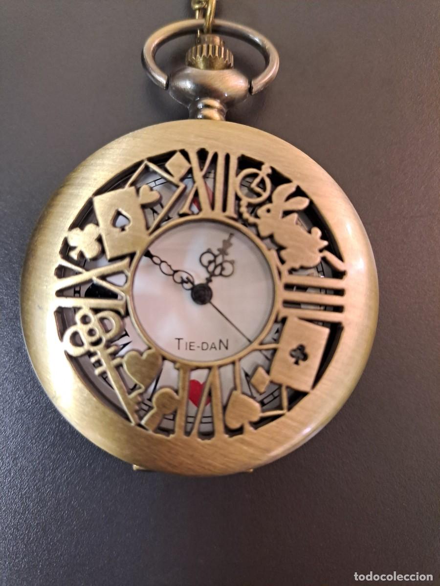 Watches: Reloj con tapa y cadena Alicia en el Pa&iacute;s de las Maravillas, nuevo